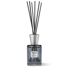 Load image into Gallery viewer, luxury home fragrance diffuser 500ml black cubic design minimalist style citrus woody spicy scent high quality home fragrance to match your interior