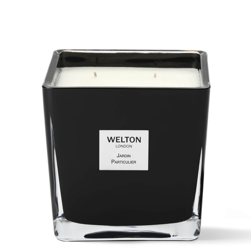 large luxury scented candle black cubic design minimalist style floral amber powdery scent high quality home fragrance to match your interior