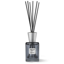 Load image into Gallery viewer, luxury home fragrance diffuser 500ml black cubic design minimalist style citrus woody spicy scent high quality home fragrance to match your interior
